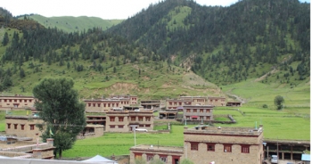  西藏的房居