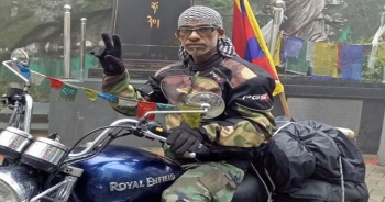 印度艺术家為西藏而骑的个人抗议行动